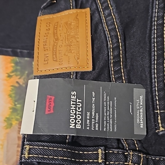 Levi's Premium Distressed Noughties Bootcut Jeans Size 31 NWT - Picture 12 of 13